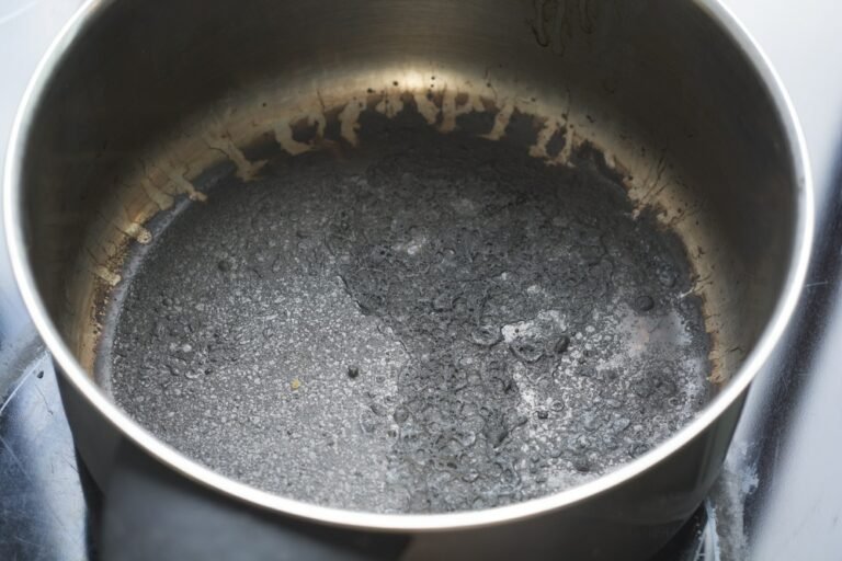 How to Clean a Burnt Soup Maker in 5 Easy Steps