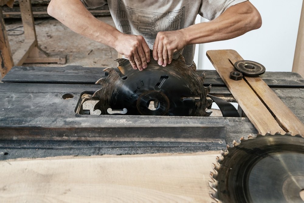 How to Change a Circular Saw Blade