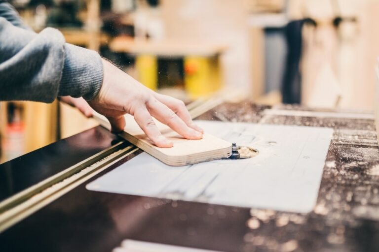 An Easy Guide on How to Use a Router Table Like a Pro