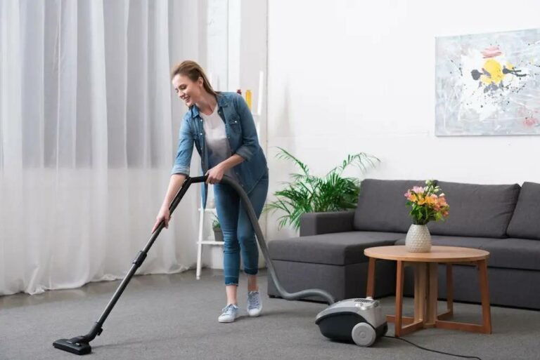 Your Helpful Guide on How to Use a Vacuum Cleaner