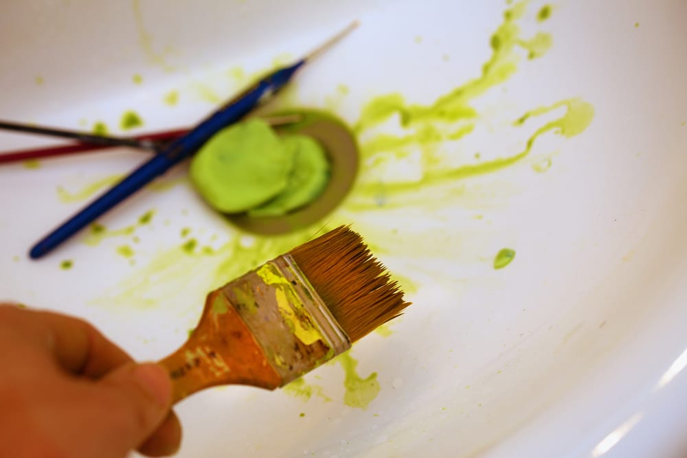 How to Clean Masonry Paint Off Brushes