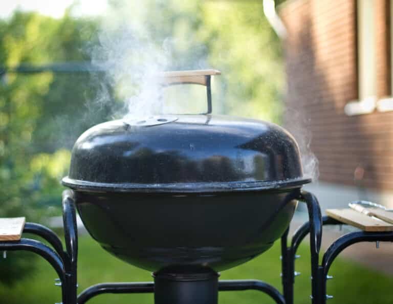 When to Use the Lid on a Charcoal BBQ: A Griller’s Guide