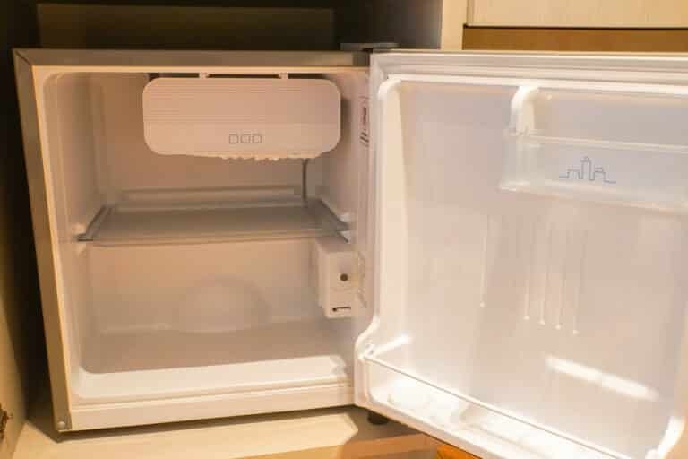 How Does a Mini Fridge Work? Learn the Benefits and Tips!