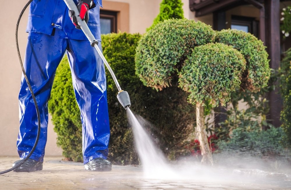 how long can you run a pressure washer for