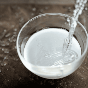 A mixture of water and white vinegar