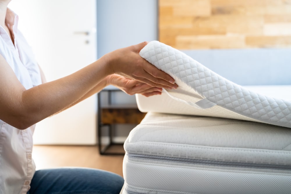 How Thick Should a Mattress Topper Be