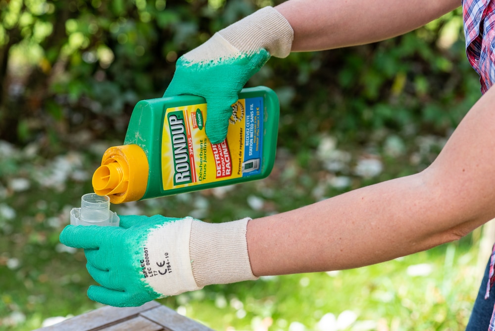 How to Dispose of Weed Killers