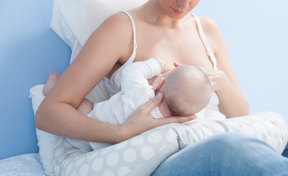 How to Use a Pregnancy Pillow for Breastfeeding