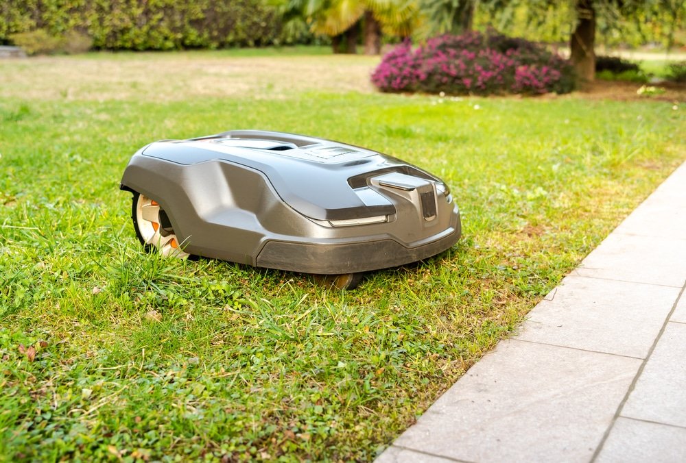 robot lawnmowers vs ride-on mowers