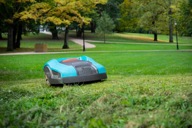 Who Invented the Robot Lawnmower? Let’s Find Out!